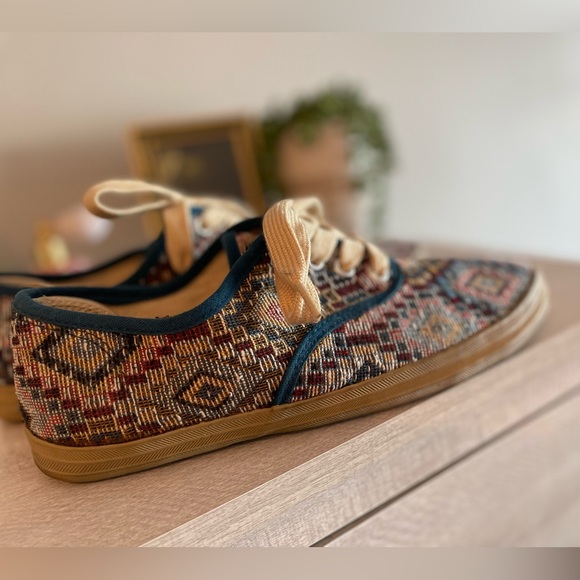 Urban Outfitters Boho, Tribal Style Shoes with Beige Sole -  Size 8 - Picture 7 of 12